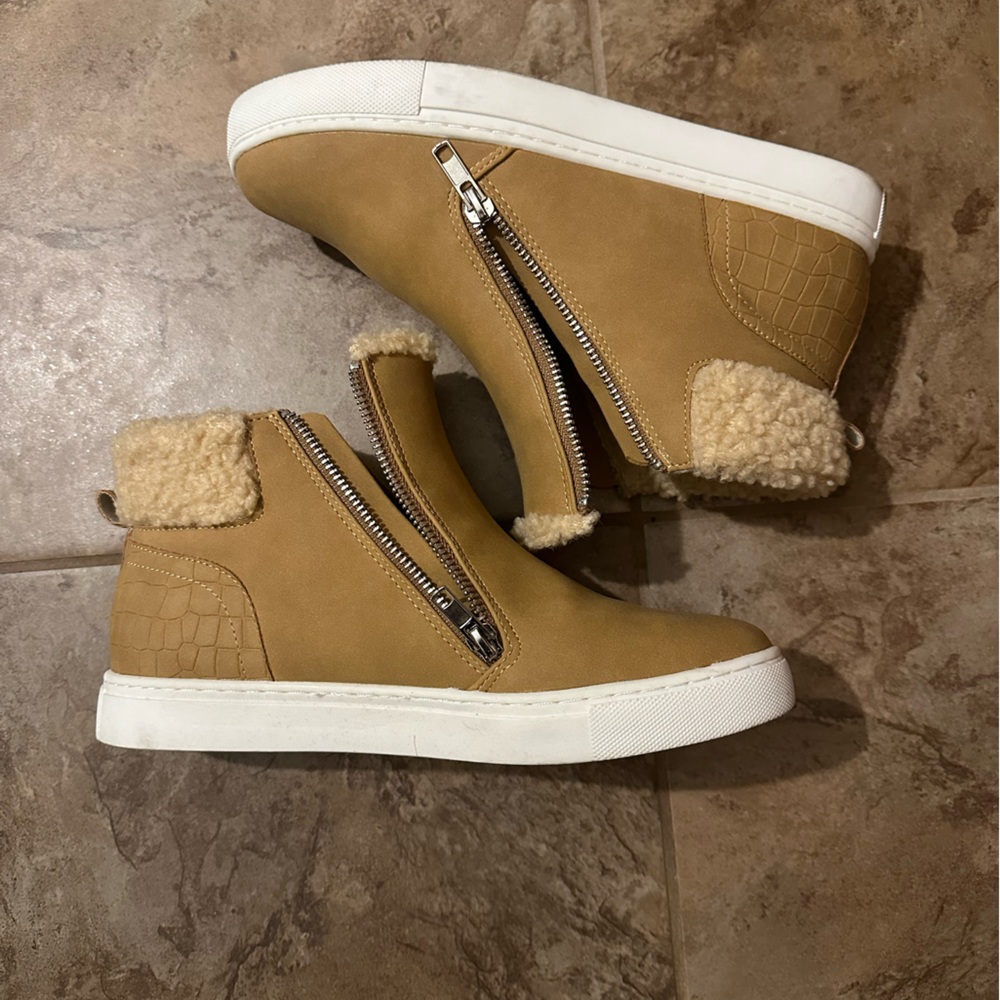 🐪 Dolce Vita booties 🐪